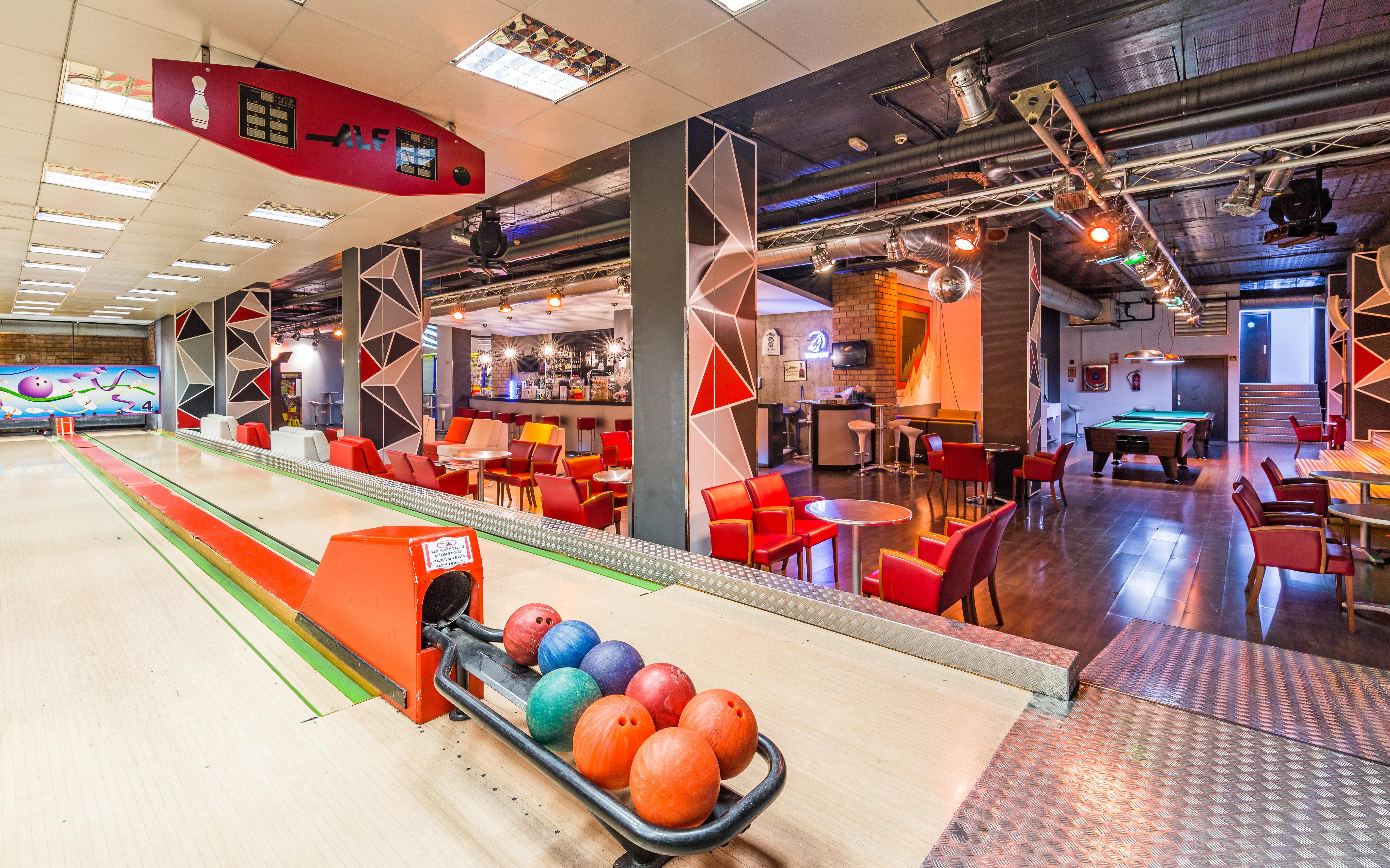 Hotel Princesa Parc Excellence Arinsal Exterior foto Bowling at the student union